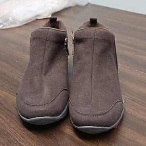 Easy Spirit Size 5 Chocolate Brown Sevony Casual Shoes